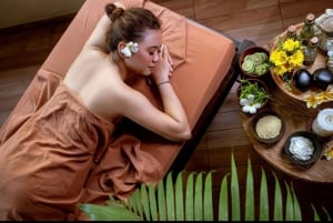 Kuta: Bagno di fiori e massaggi a Bali