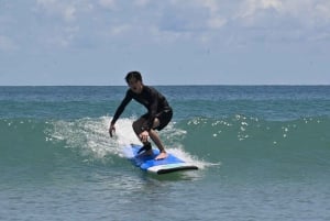 クタ サーフィン レッスン: 2 時間サーフィン レッスン