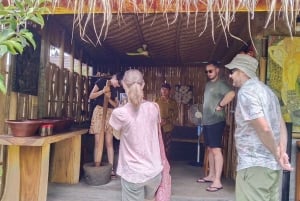 Lokasari: Kaffeeplantage-Tour, Kräutertee & reiner Honig