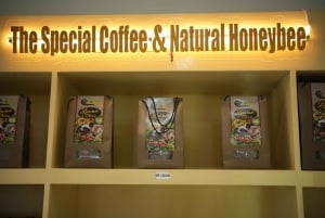 Lokasari: Kaffeeplantage-Tour, Kräutertee & reiner Honig