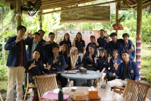 Lokasari: Kaffeeplantage-Tour, Kräutertee & reiner Honig