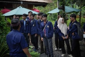 Lokasari: Kaffeeplantage-Tour, Kräutertee & reiner Honig