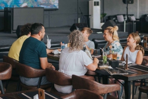 Lovina: Brunch med delfintema, havbilder og musikk