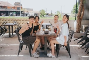 Lovina : brunch sur le thème des dauphins avec images et musique de l'océan