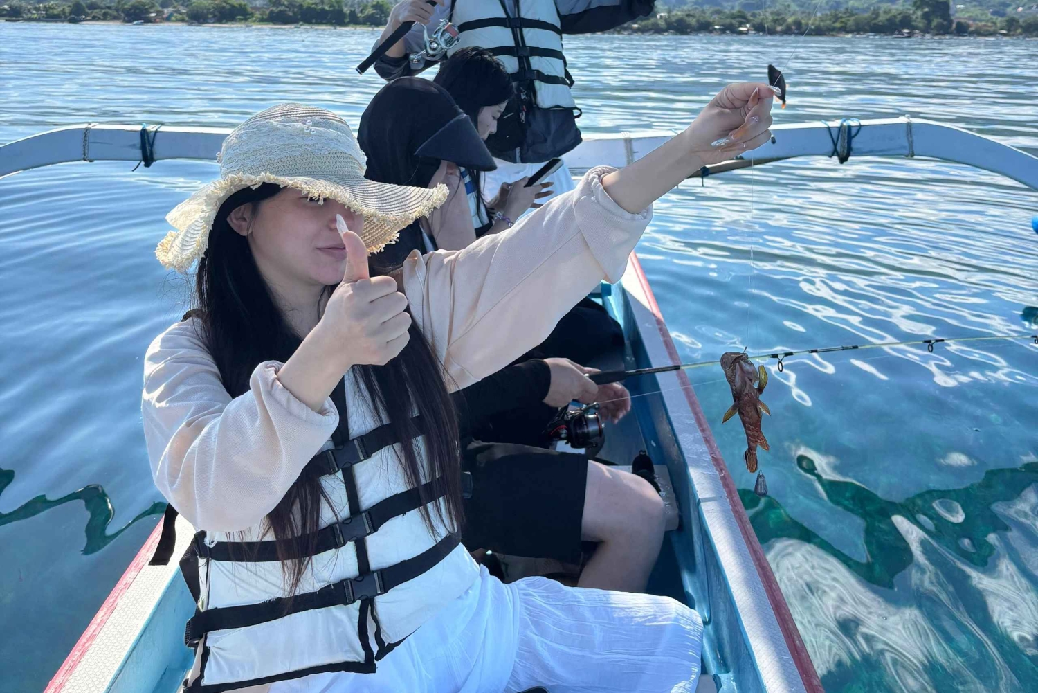 Lovina: Viagem de pesca privada, observação de golfinhos e cascata