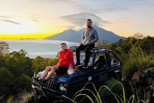 Mount Batur 4WD Jeep Auringonnousu ja Natural Hot Spring All In