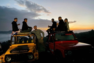 Monte Batur: Passeio de jipe ao nascer do sol e lava negra com tudo incluído