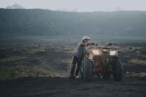 Mount Batur: ATV Quad Bike Black Lava & Sand äventyr