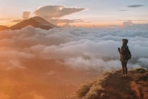 Mount Baturin auringonnousu, aamiainen ja vesiputous - Yksityinen retki