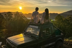 Tour dell'alba e delle sorgenti termali naturali del Monte Batur in jeep