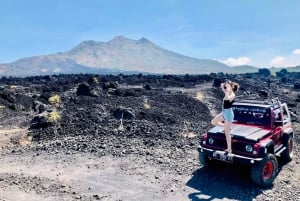 Wschód słońca na Mount Batur Jeep i wycieczka do naturalnych gorących źródeł