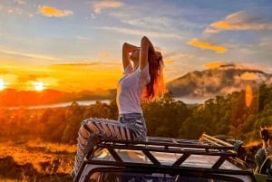 Passeio de jipe ao nascer do sol no Monte Batur com opções de excursão em Ubud