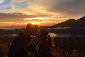 Mount Batur: Sunrise Jeep Tour & Natural Hot Spring