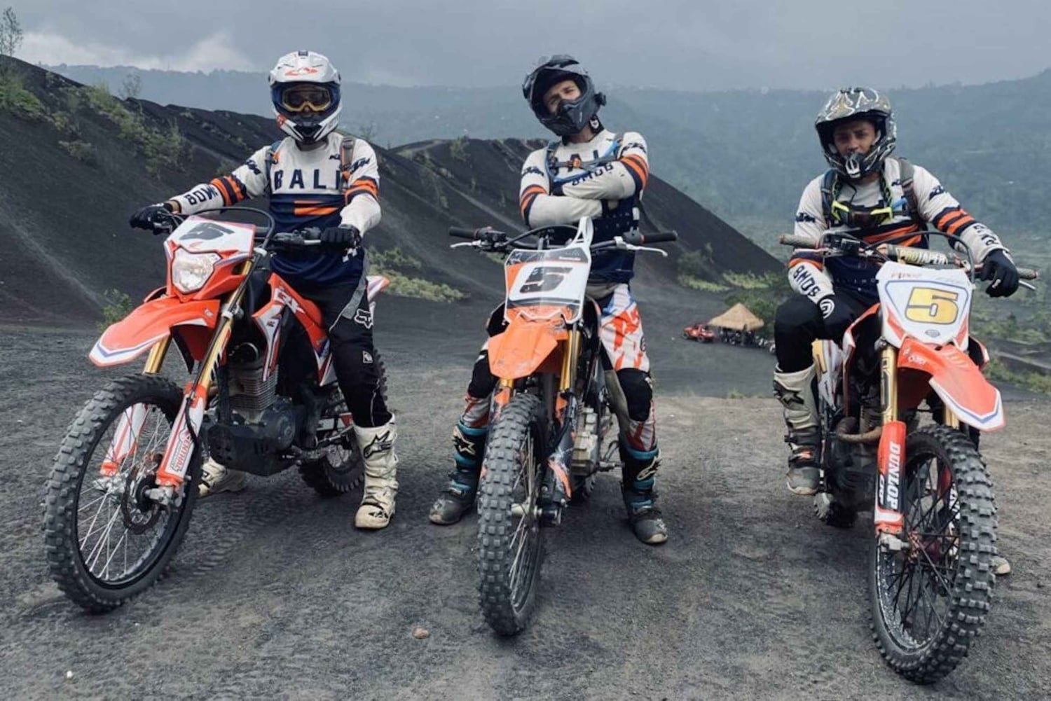 Mount Batur: Sunrise Dirt Bike Trek with Trained Riders