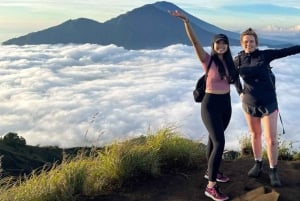 Mount Batur: Sunrise Dirt Bike Trek with Trained Riders