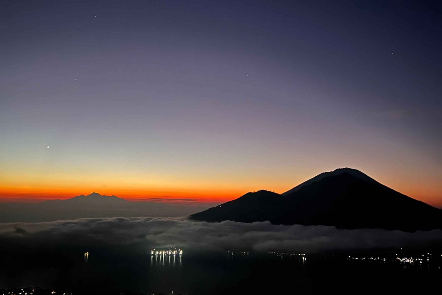 Caminhada ao nascer do sol no Monte Batur com fontes termais e traslado do hotel