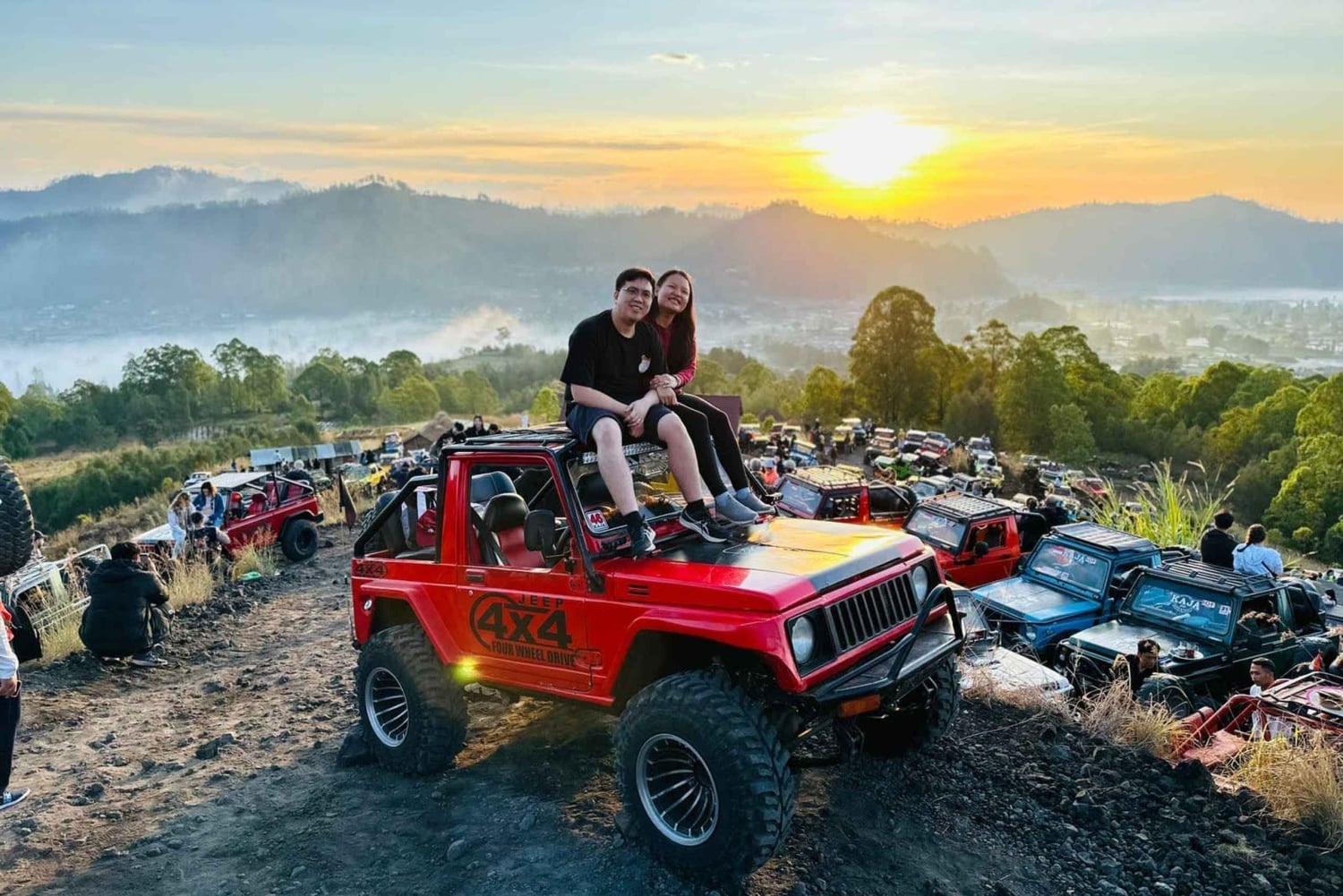 Monte Batur en jeep al amanecer, Toya Devasya y cascada