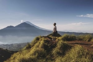 Randonnée au lever du soleil sur le mont Batur et source chaude, tout compris