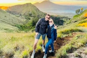 Randonnée au lever du soleil sur le mont Batur et source chaude, tout compris