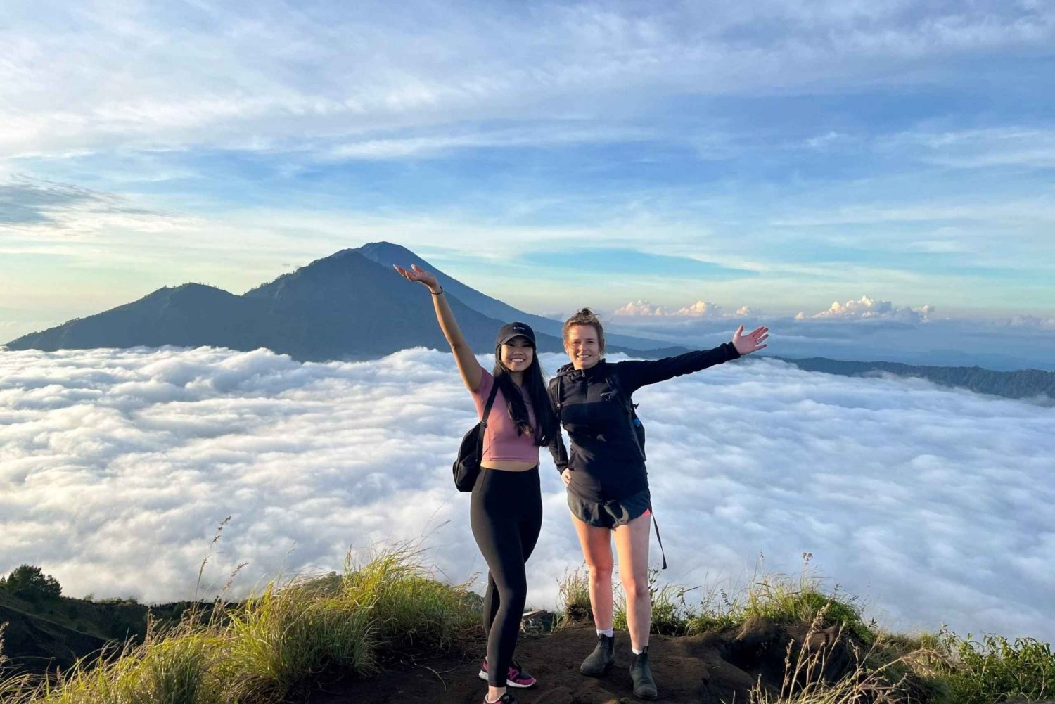 Senderismo al amanecer en el Monte Batur con opciones de actividades en Ubud