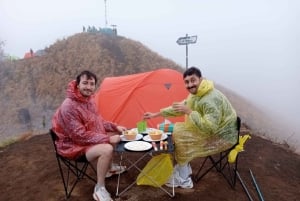 リンジャニ山からセナル クレーター リムへの 2 日間のトレッキング