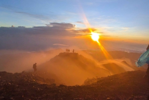 Monte Rinjani: Caminhada de 2 dias/1 noite até Sembalun ou vistas de Senaru