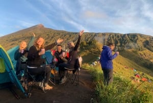 Monte Rinjani: Caminhada de 2 dias/1 noite até Sembalun ou vistas de Senaru