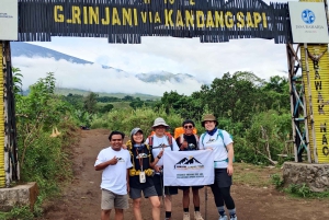 Monte Rinjani: Caminhada de 2 dias/1 noite até Sembalun ou vistas de Senaru