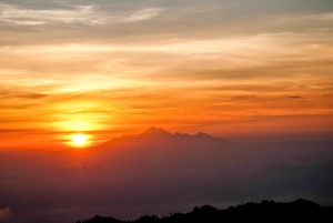 Mt. Batur Sunrise Hike with 1-Night Stay in Kintamani
