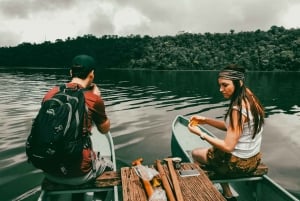 Munduk: Kanosejlads i søen og opdagelse af et hemmeligt tempel