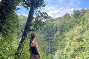 MUNDUK: dagtour met jungletocht