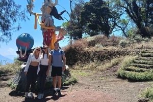 ムンドゥク：現地ガイドと行くシャンヤン山トレッキング