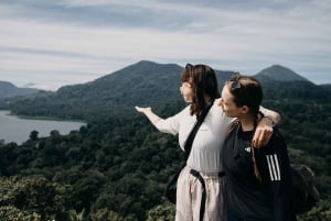 Munduk: Caminhada na selva do Lago Gémeo, Templo Ulun Danu e Cascata