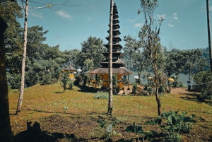 Munduk : Randonnée dans la jungle des lacs jumeaux avec canoë et chute d'eau