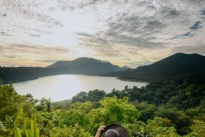 Nort Bali/Munduk:Twin Lakes Jungle Trekking&Canoing