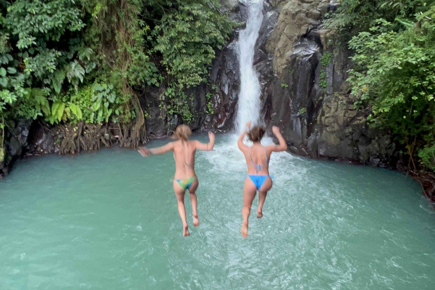 Norte de Bali: ingressos para atividades divertidas na cachoeira Aling-Aling