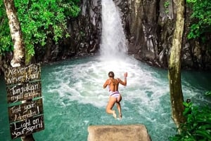 Nordbali: Delfin-Schnorcheln bei Sonnenaufgang & Wasserfall-Klippensprung