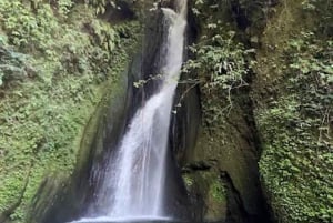Północna Bali: odkryj wodospady Munduk podczas trekkingu