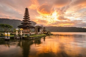 Nord-Bali: Danau Beratan, Handara port, fossefall og huske
