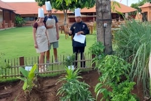 Nusa dua: Balinesisk kulinarisk matlagningskurs med rundtur på plantskola
