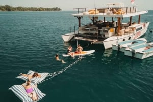 Nusa Lembongan: 4-in-1 puolen päivän katamaraanisnorklausristeily