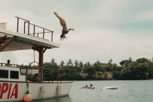 Nusa Lembongan: 4-in-1 puolen päivän katamaraanisnorklausristeily