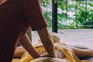 ヌサ・ペニダ：テジャス・ワルナカリのラグジュアリースパ＆フラワーバス