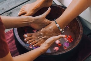 ヌサ・ペニダ：テジャス・ワルナカリのラグジュアリースパ＆フラワーバス