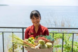 ヌサ・ペニダ：テジャス・ワルナカリのラグジュアリースパ＆フラワーバス