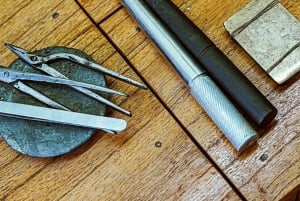 Nusadua: divertente lezione di lavorazione dell'argento