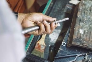 Nusadua: divertente lezione di lavorazione dell'argento