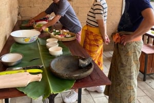 Quad-tur, vandfald og autentisk madlavningskursus i Munduk