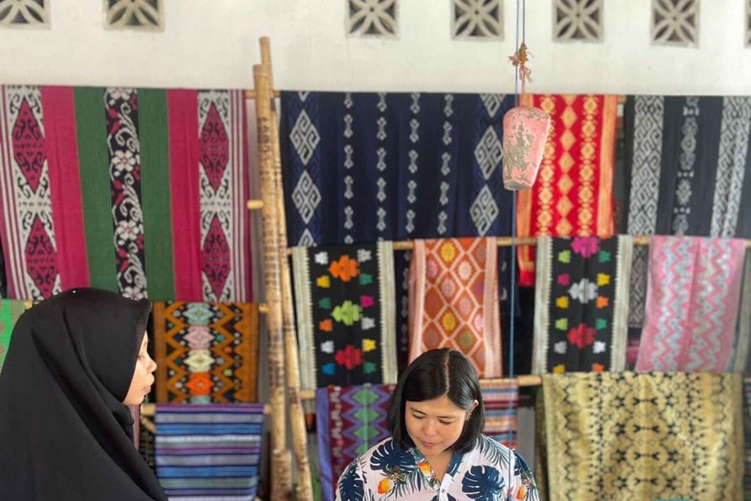 Sade Village, Kuta Lombok, and South Coasts: Private Tour