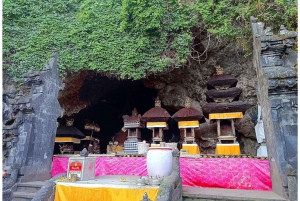 Ubud: Heaven Gate Lempuyang, Water Palace & Waterfall Tour